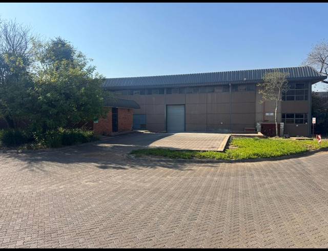 1,271M² WAREHOUSE TO LET IN HERMANSTAD